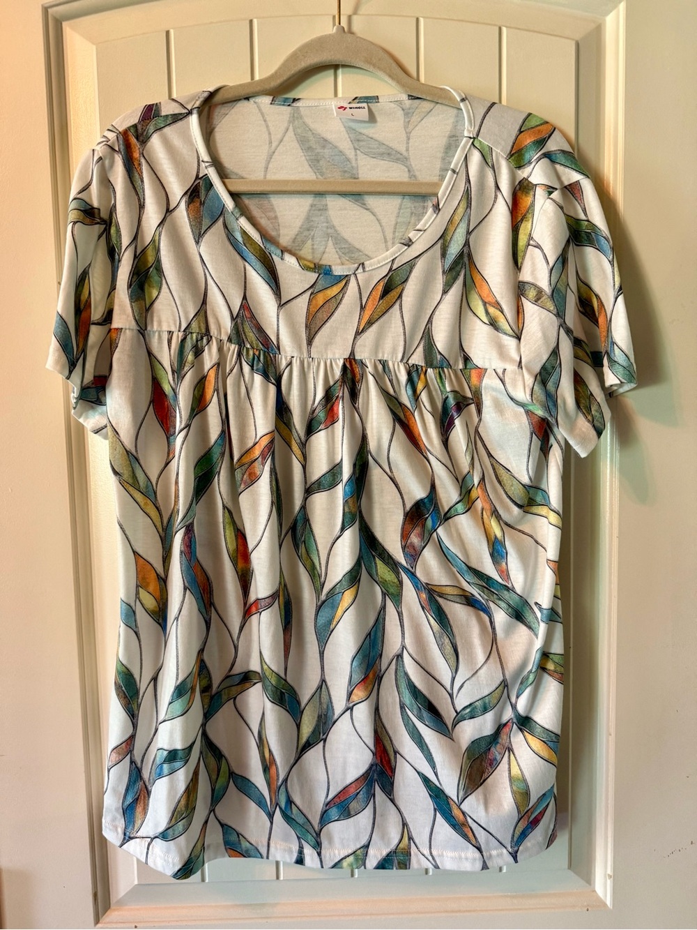 Women’s White Short-Sleeve Leaf-Pattern Scoop Neck Top